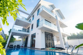 Palm Villa 29 - Villa Luxury 8Bedroom & Pool near the sea